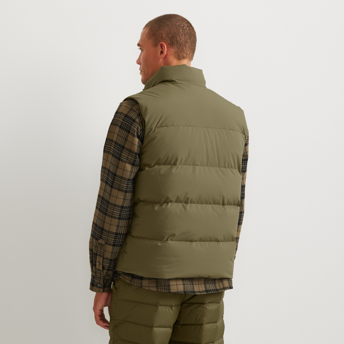 Men's Essential Down Vest