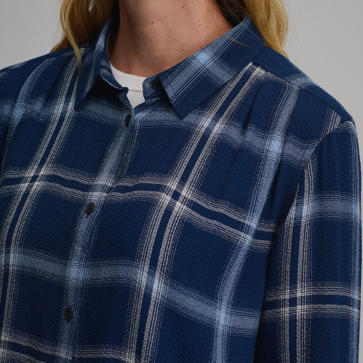 Women's Long-Sleeve Softened Button-Down Shirt
