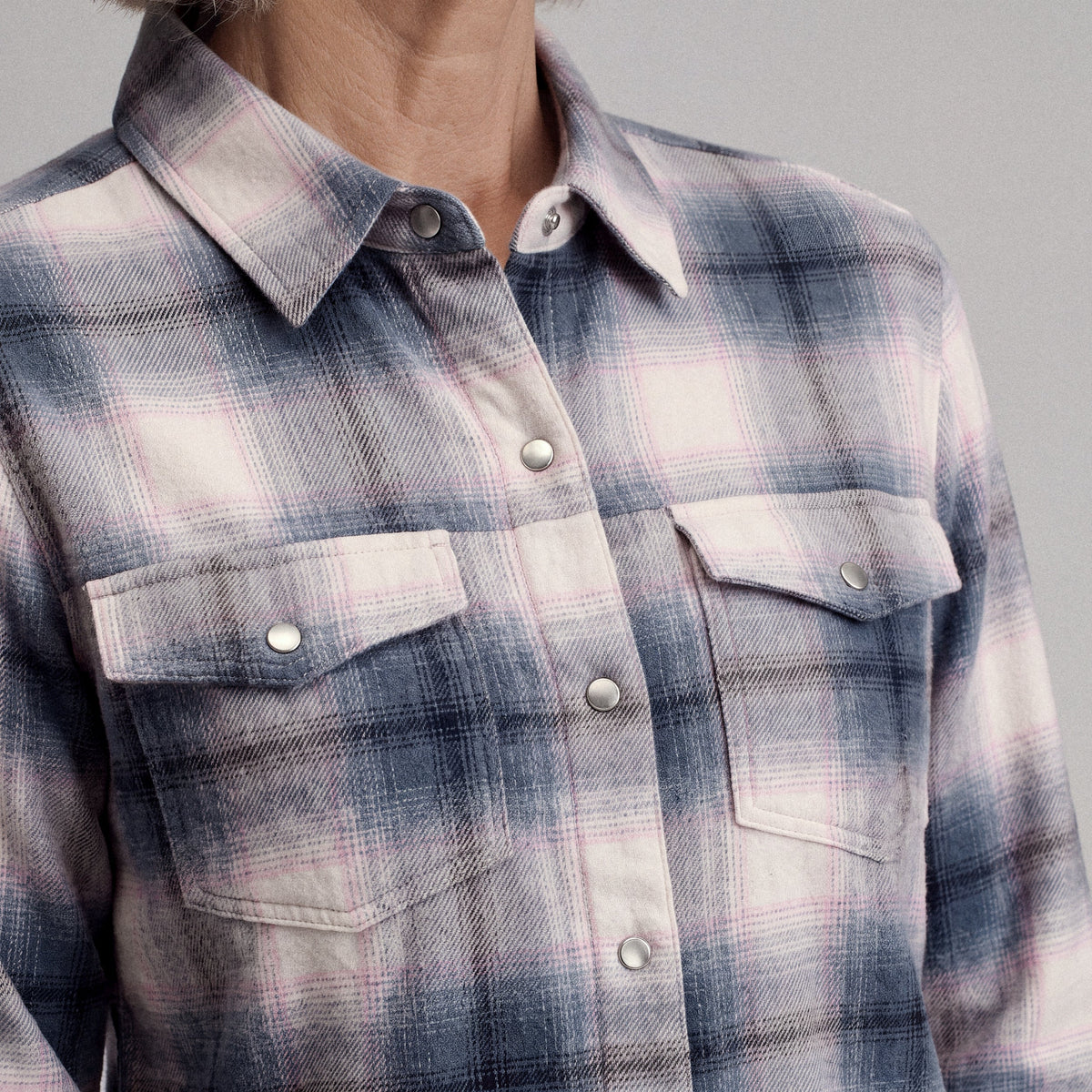 Women's Long-Sleeve Western Button-Down Shirt